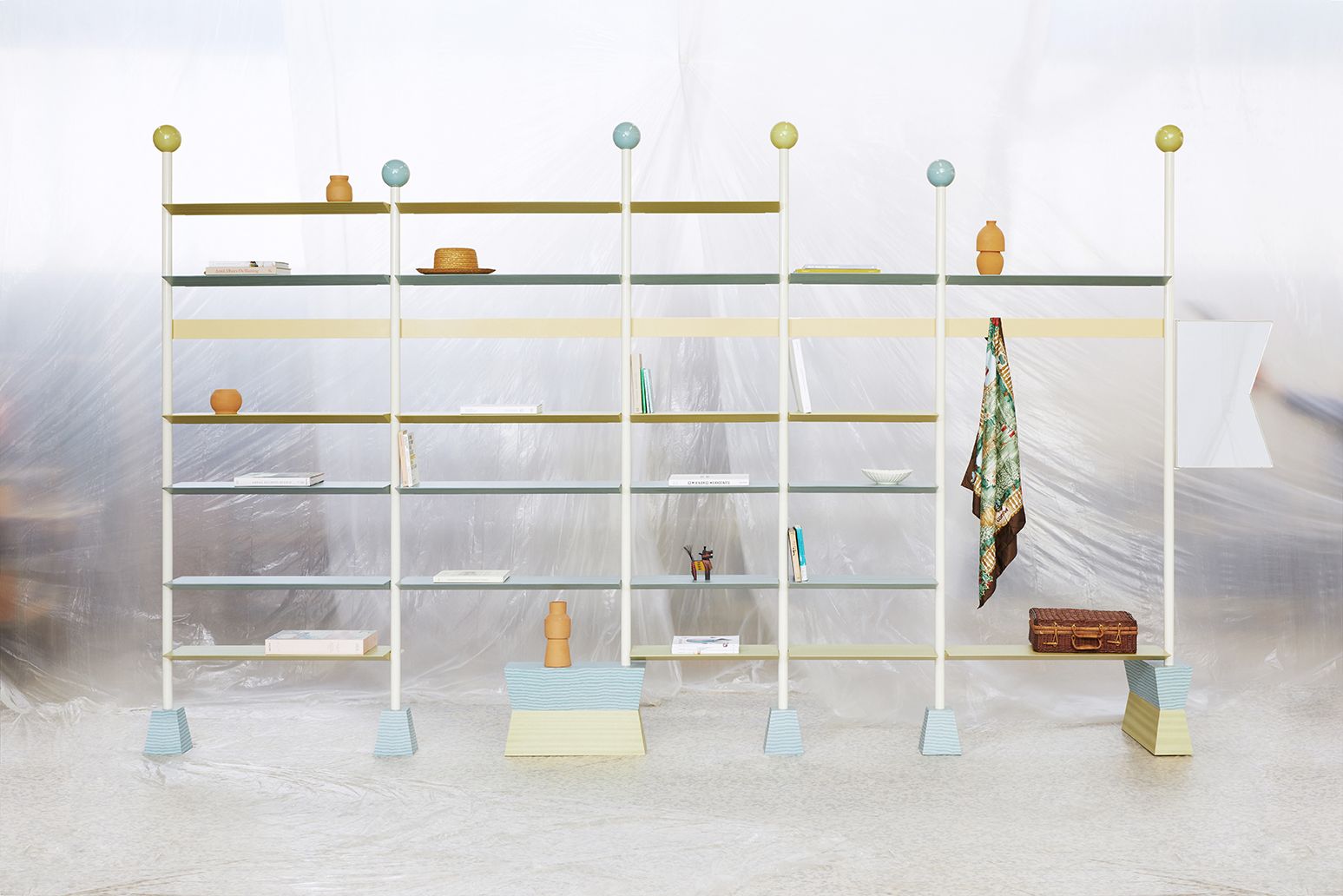 carosello, frontal view