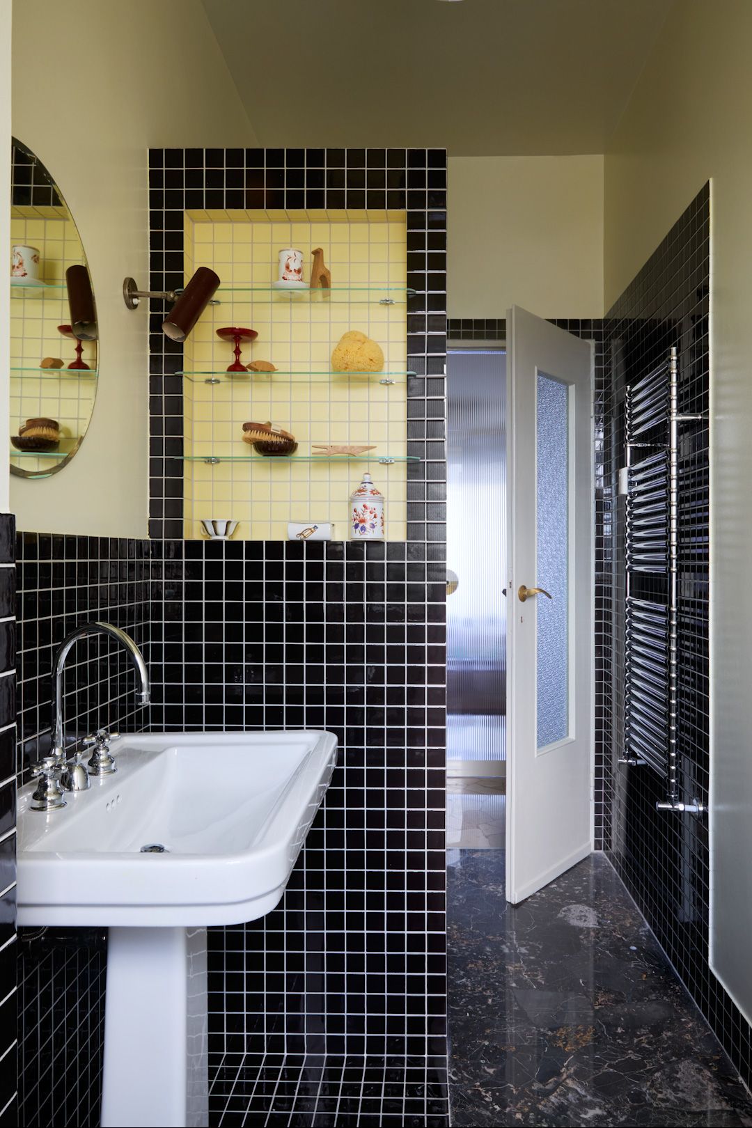 Wunderkammer, Bathroom