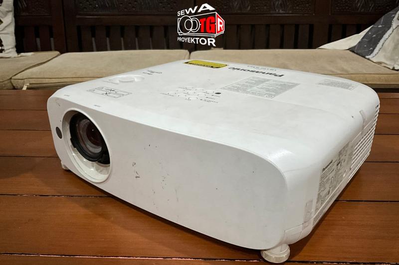 Paket 24 Jam - Proyektor 5500 Lumens