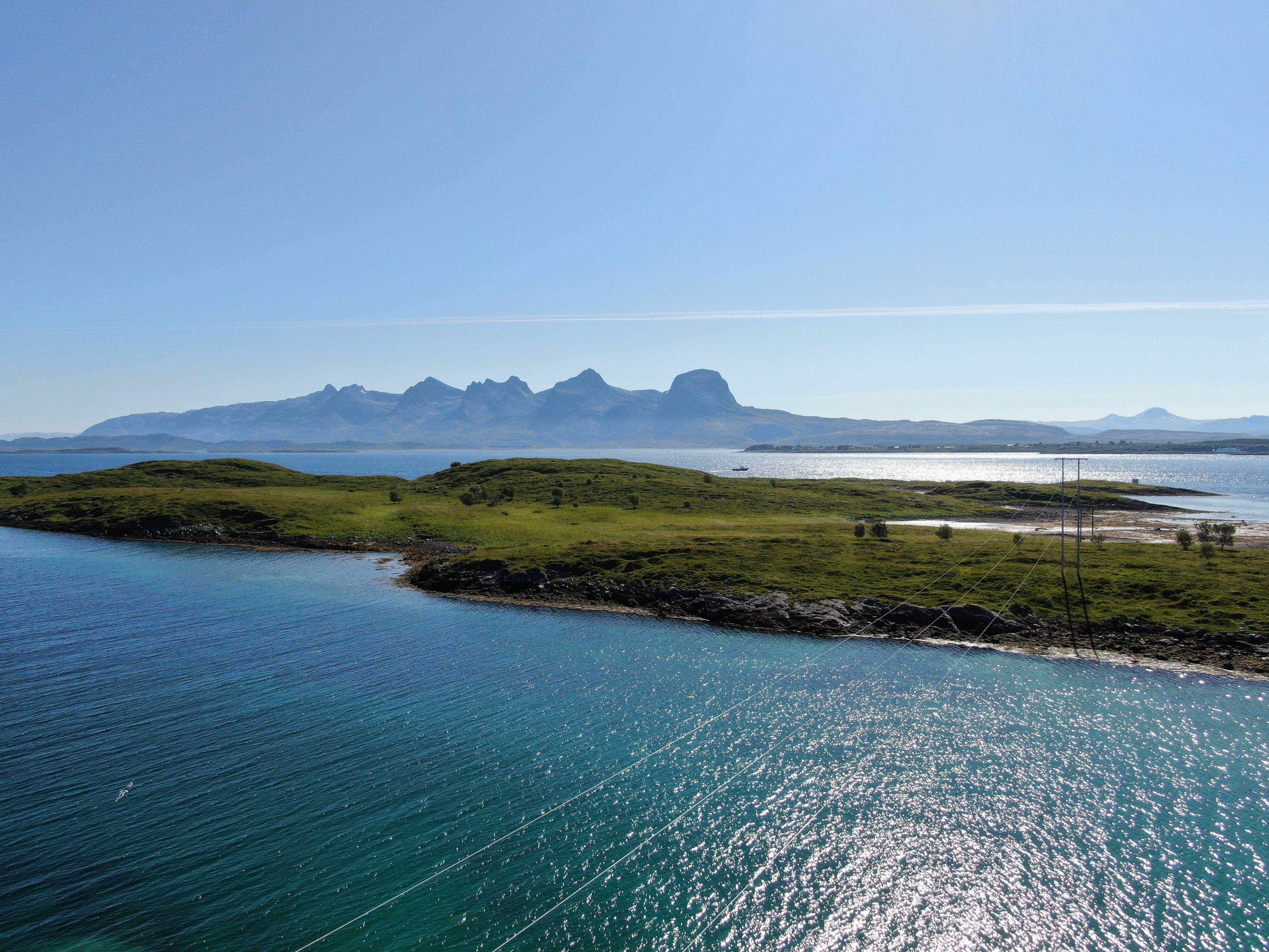 Strømlinjer med Syv søstre i bakgrunnen