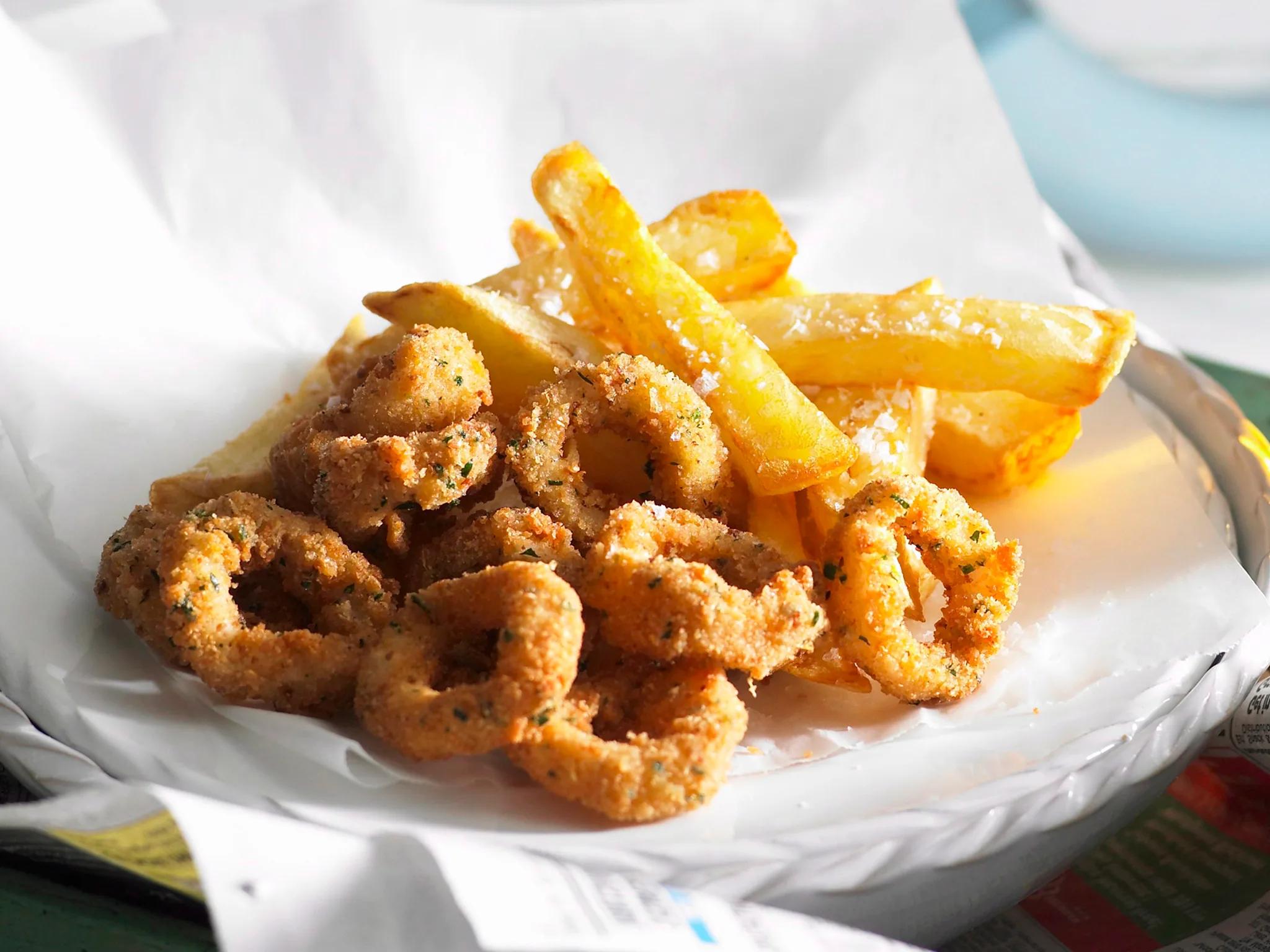 Crispy salt and pepper squid with hot chips