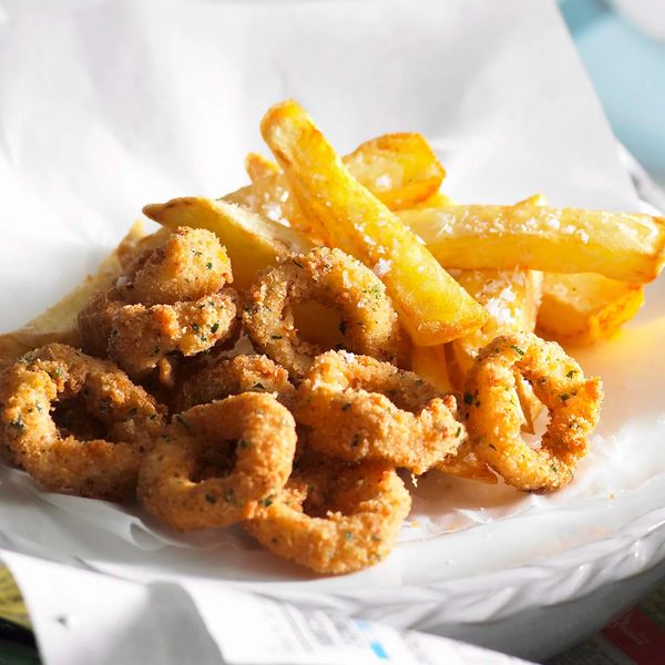 Crispy salt and pepper squid with hot chips