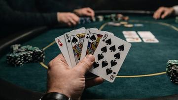 Vier-Tische-Regel im Online-Poker sorgt für Diskussionen