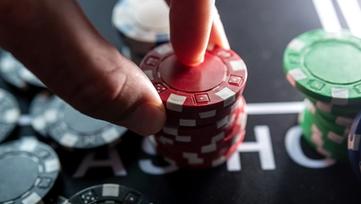 Top 10% of UK Gamblers Spend £745 Monthly, Study Reveals