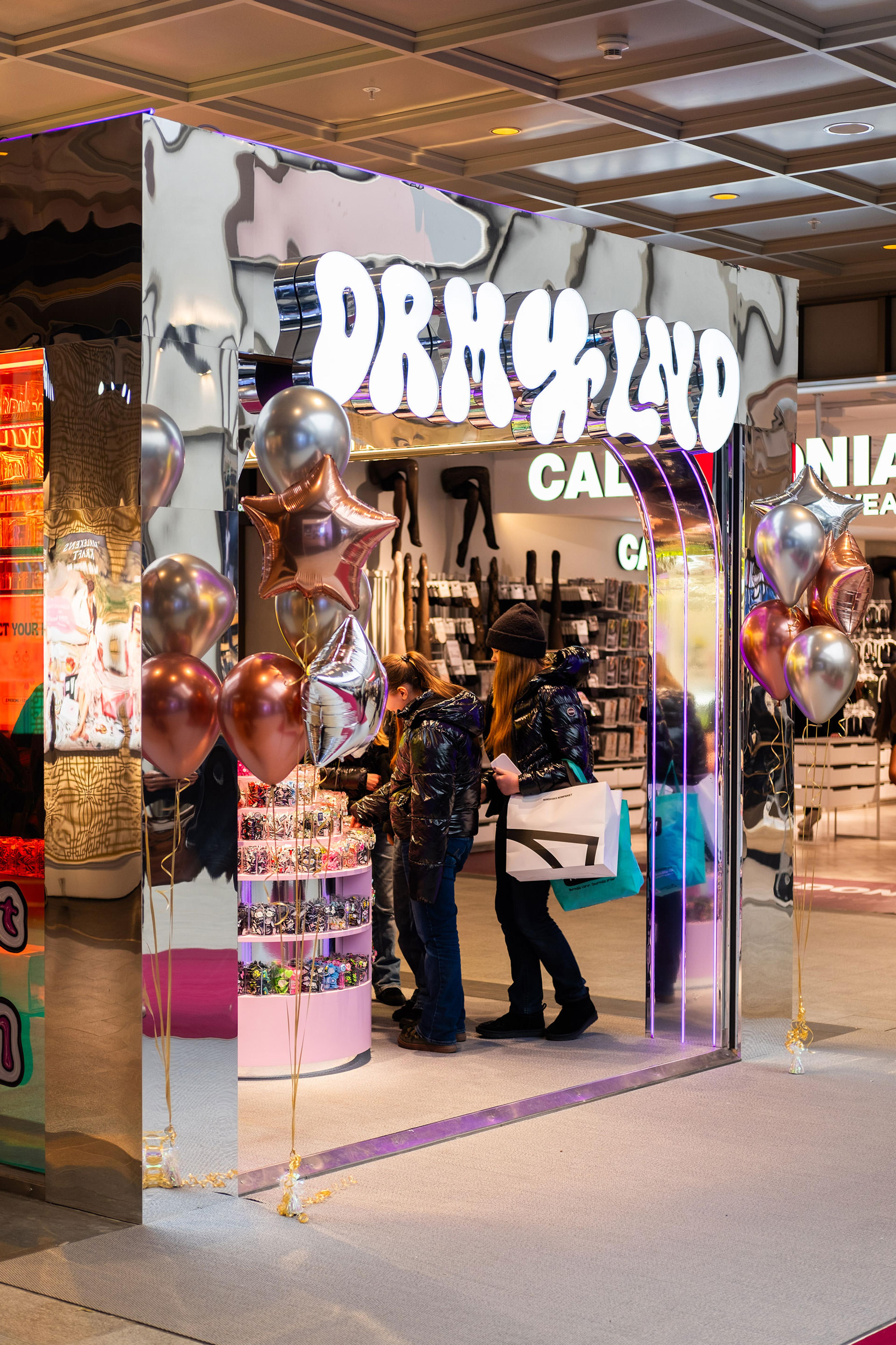 DRM-LND Store Gallerian