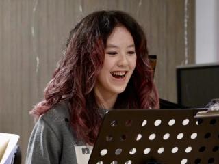 Eira sang a happy song.