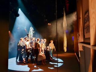 舞臺上的燈光排練