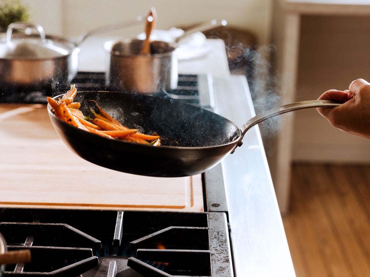 Riveted vs. Welded Pan Handles: Does It Matter? - Made In