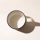 coffee mug black rim  top