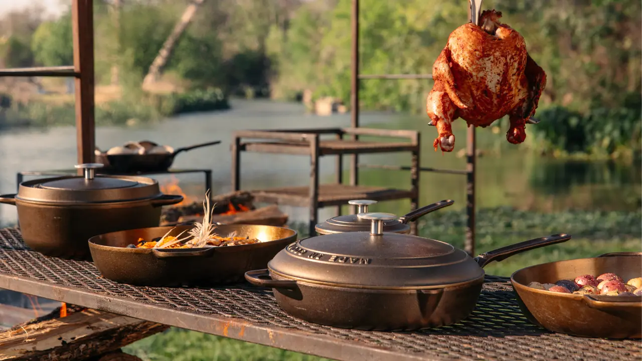 Cast Iron vs. Carbon Steel Cookware: What's the Difference & Which Should You Buy?