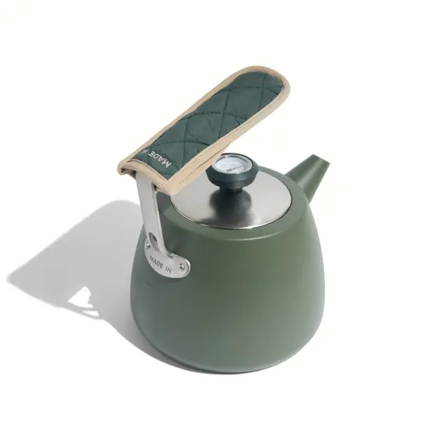 Kettle / Willow Green lifestyle shot