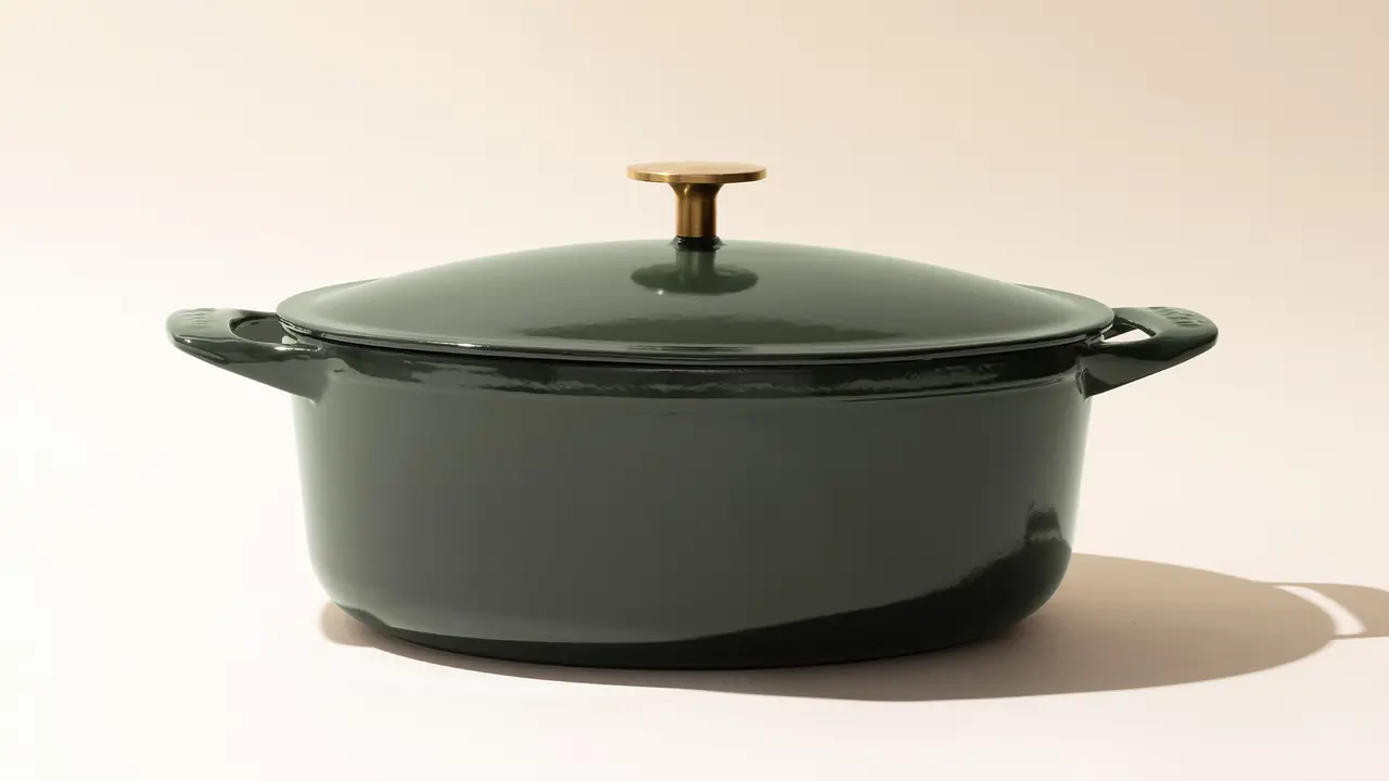 oval dutch oven willow green