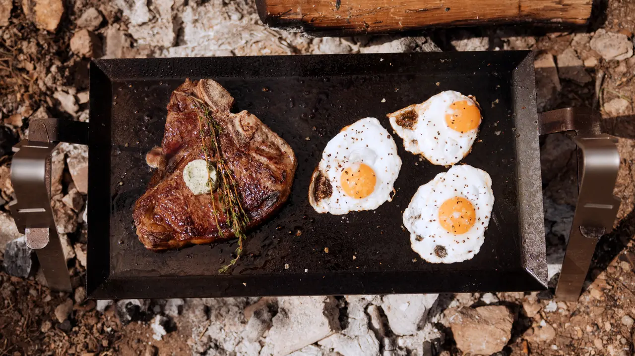 steak and eggs on griddle system
