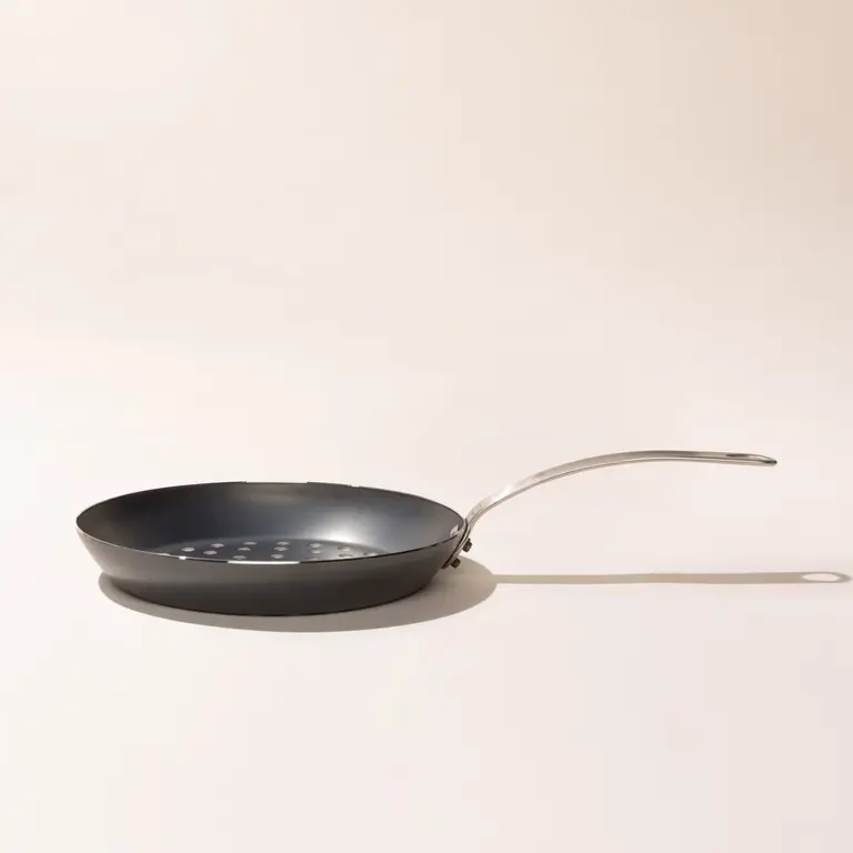 carbon steel grill frying pan side image