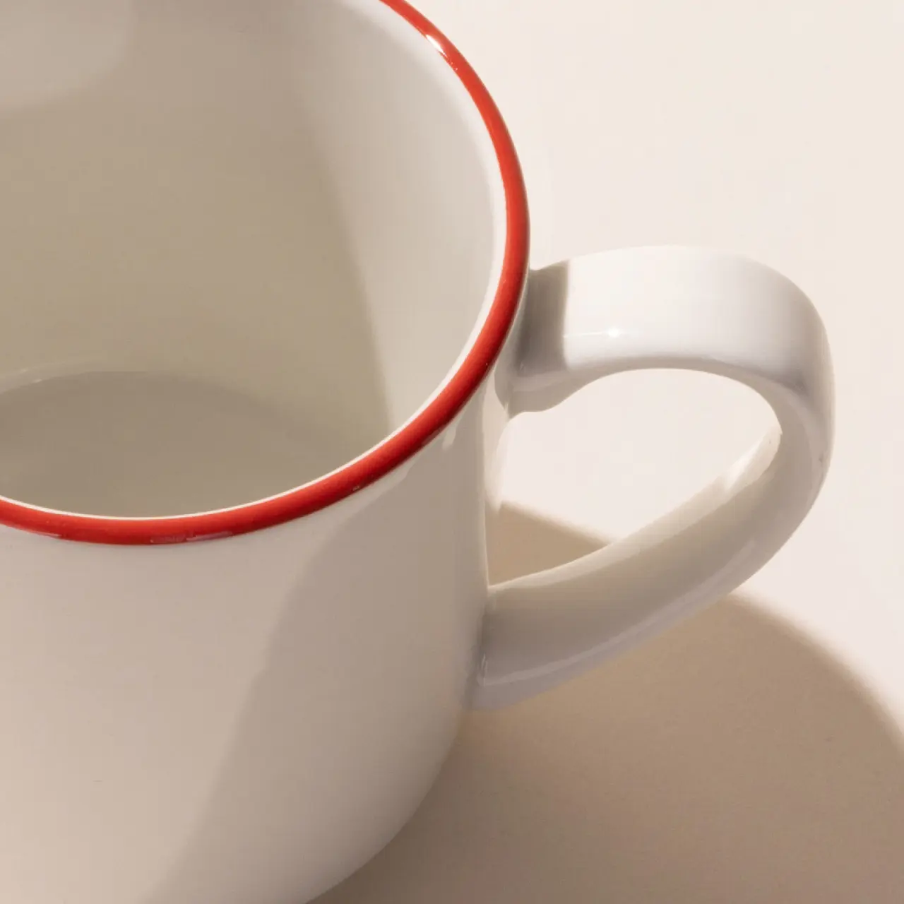 coffee mug red rim zoom