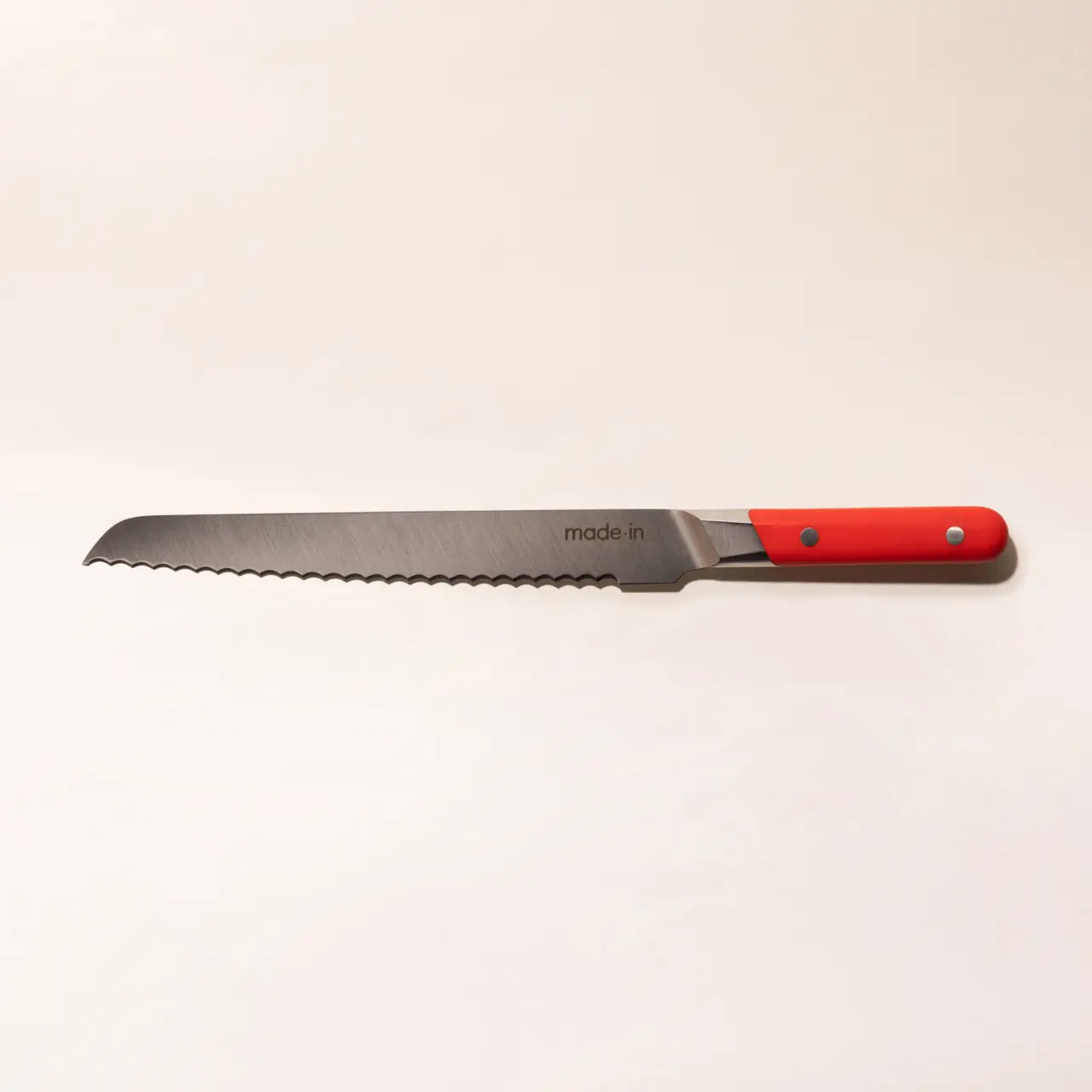 bread knife red top