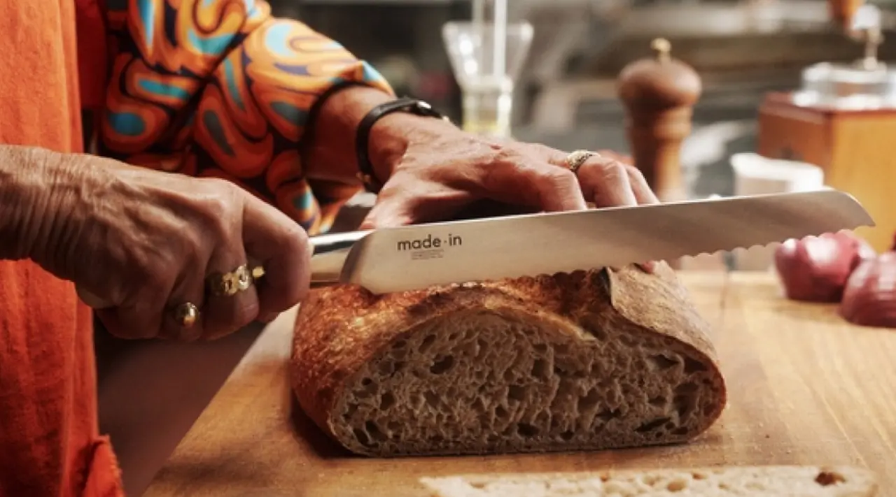 bread knife in use