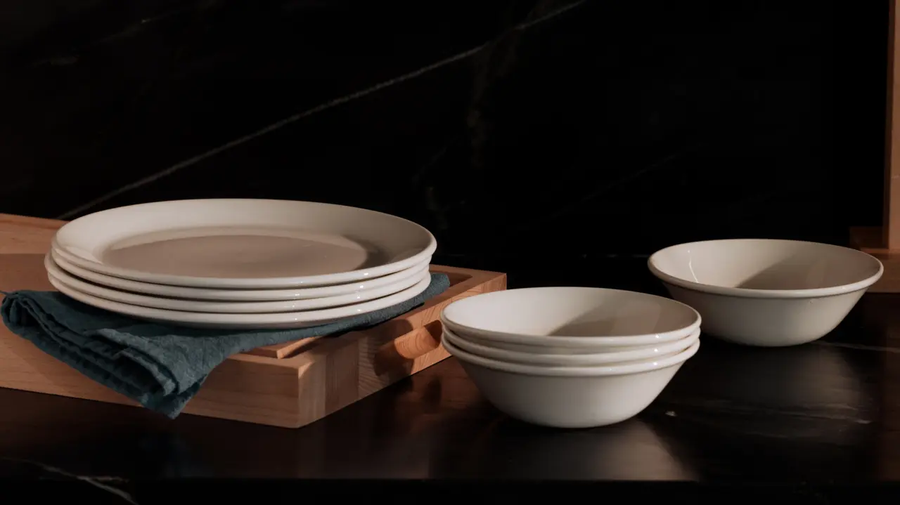 Plateware and Flatware Sets