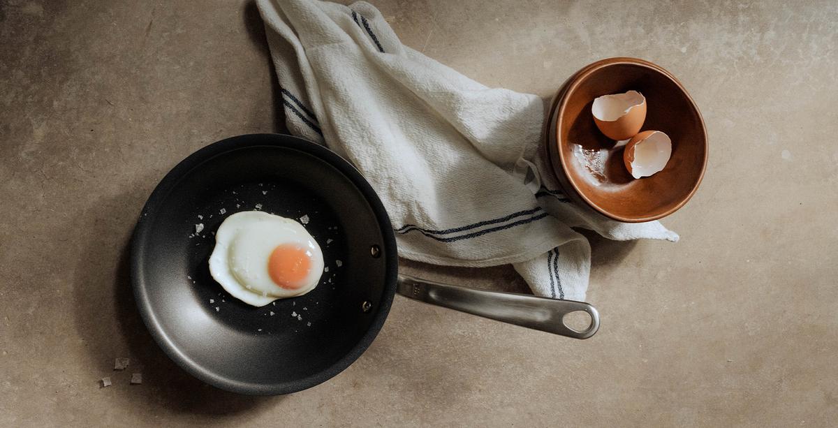 The 8 Best Egg Pans To Cook Your Favorite All-Day Breakfast - The Manual