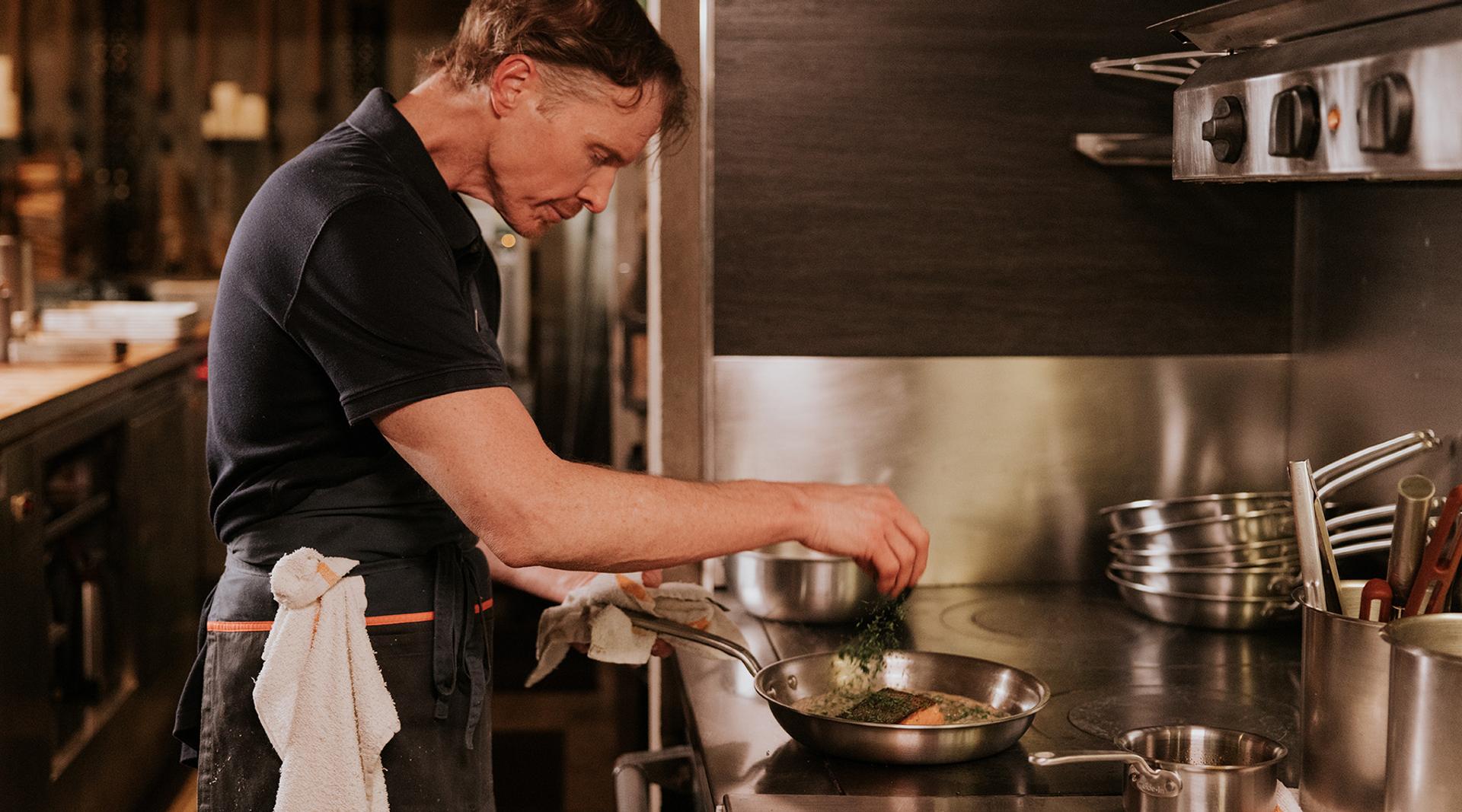 Chefs Disc Using What Pans Do Chefs Use? - Made In