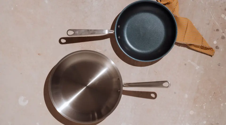 What is the Difference Between Hard Anodized Cookware and Non-Stick?