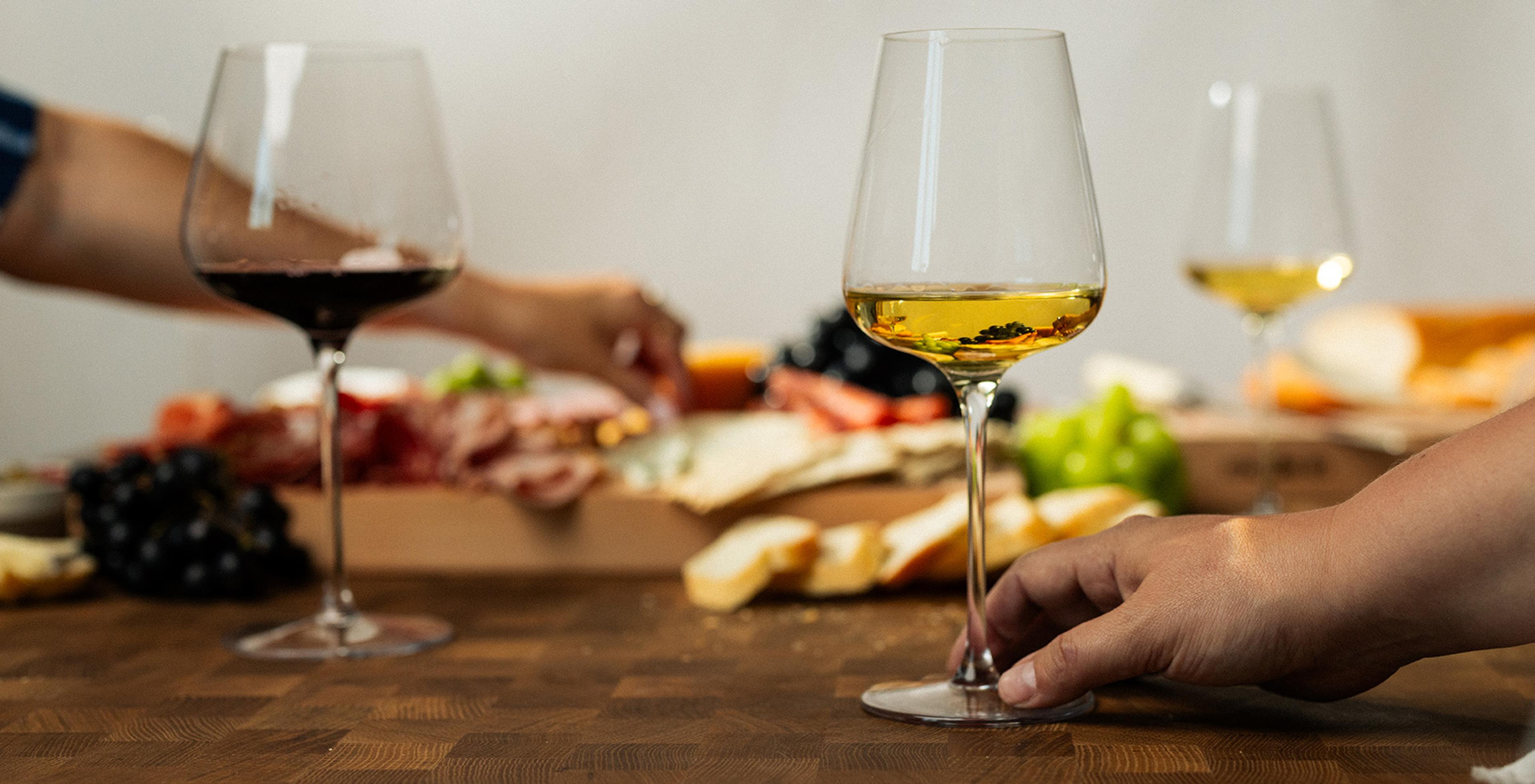 Red vs. White Wine Glasses: What's the Difference? - Made In