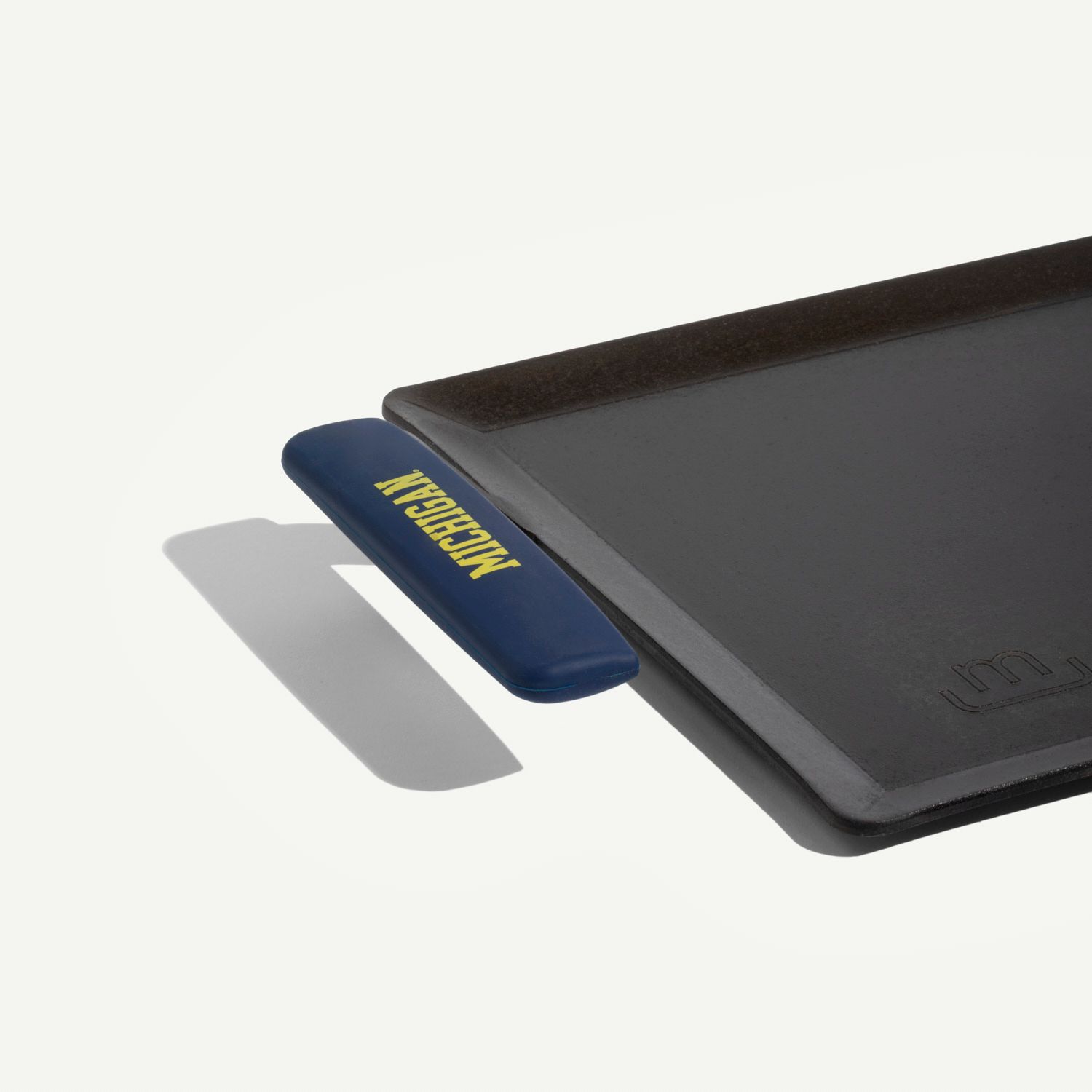 Griddle with University of Michigan Sleeves - thumbnail 3