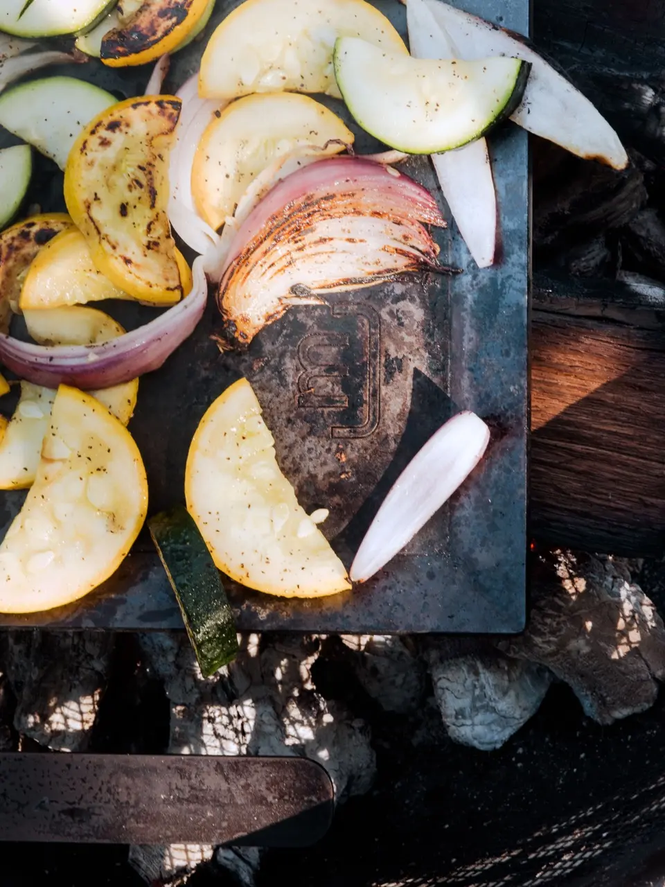 Made in Cookware - Carbon Steel Griddle + Grill Press - (Like Cast Iron, But Better) - Professional Cookware - Made in Sweden - Induction Compatible