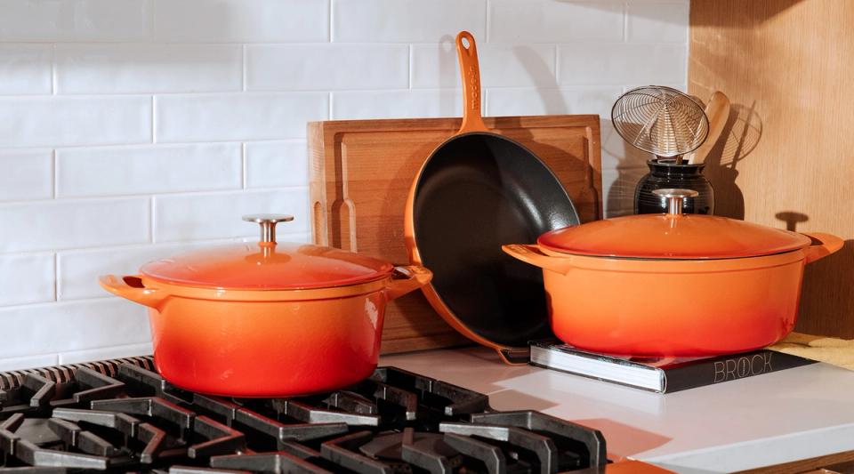 Dutch Rounding Round vs. Oval Dutch Oven: Which Is Right for You? | Made In - Made In