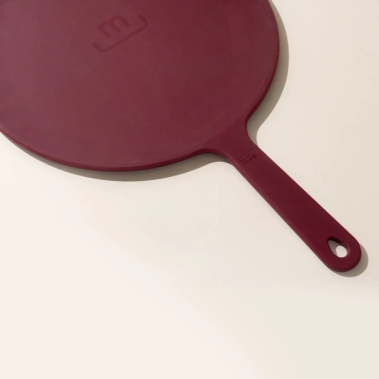 frying pan universal lid ruby red detail