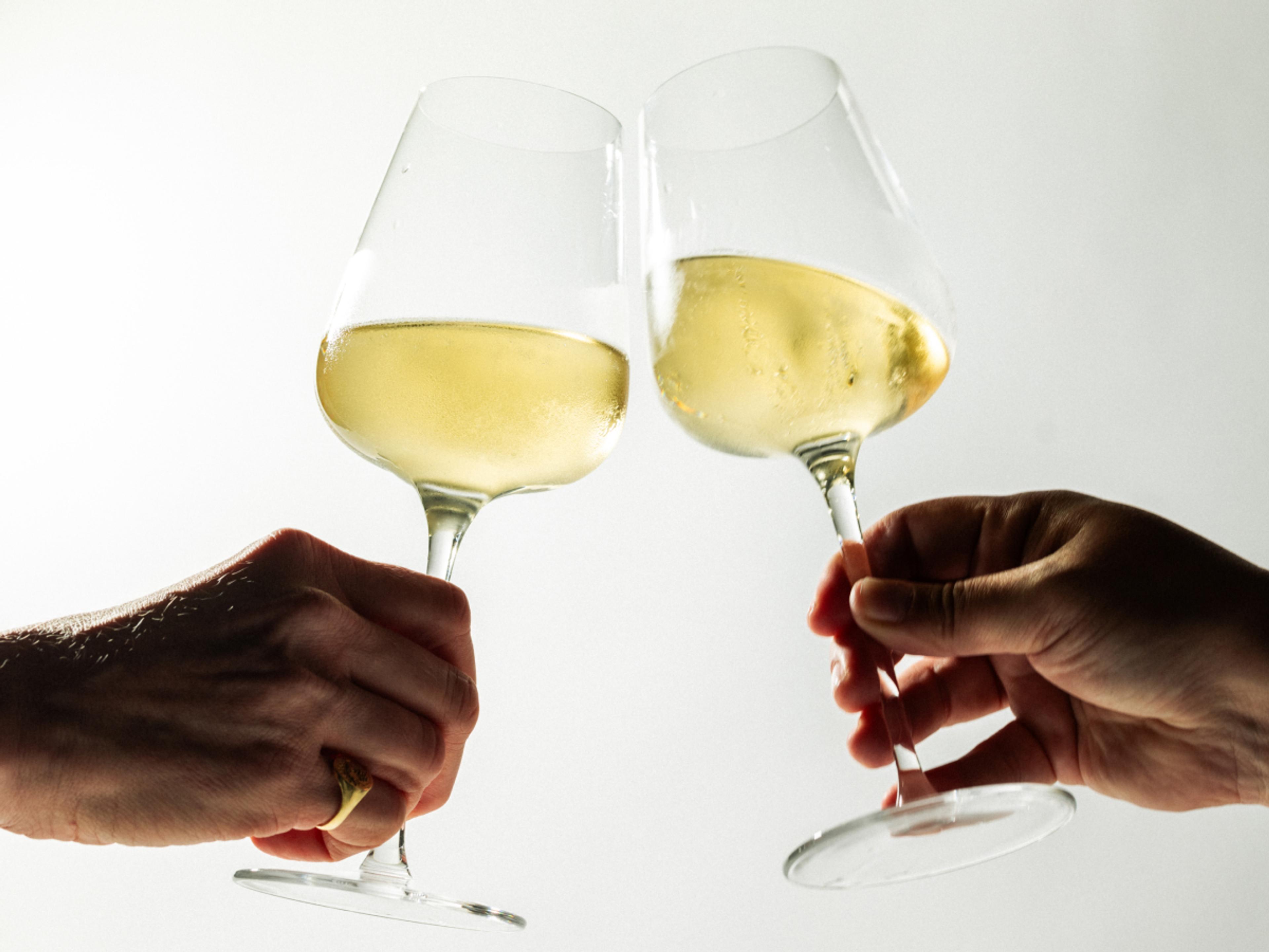wine glasses cheers