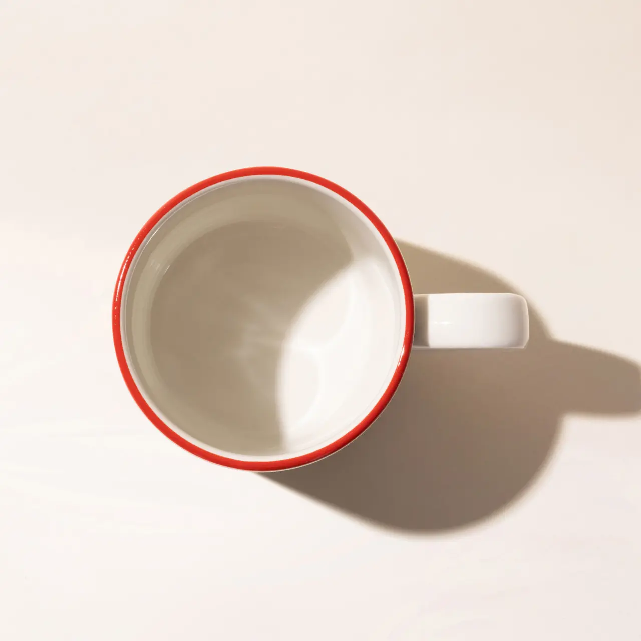 coffee mug red rim top