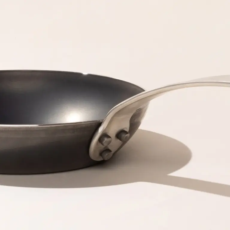 8 inch carbon frying pan rivet