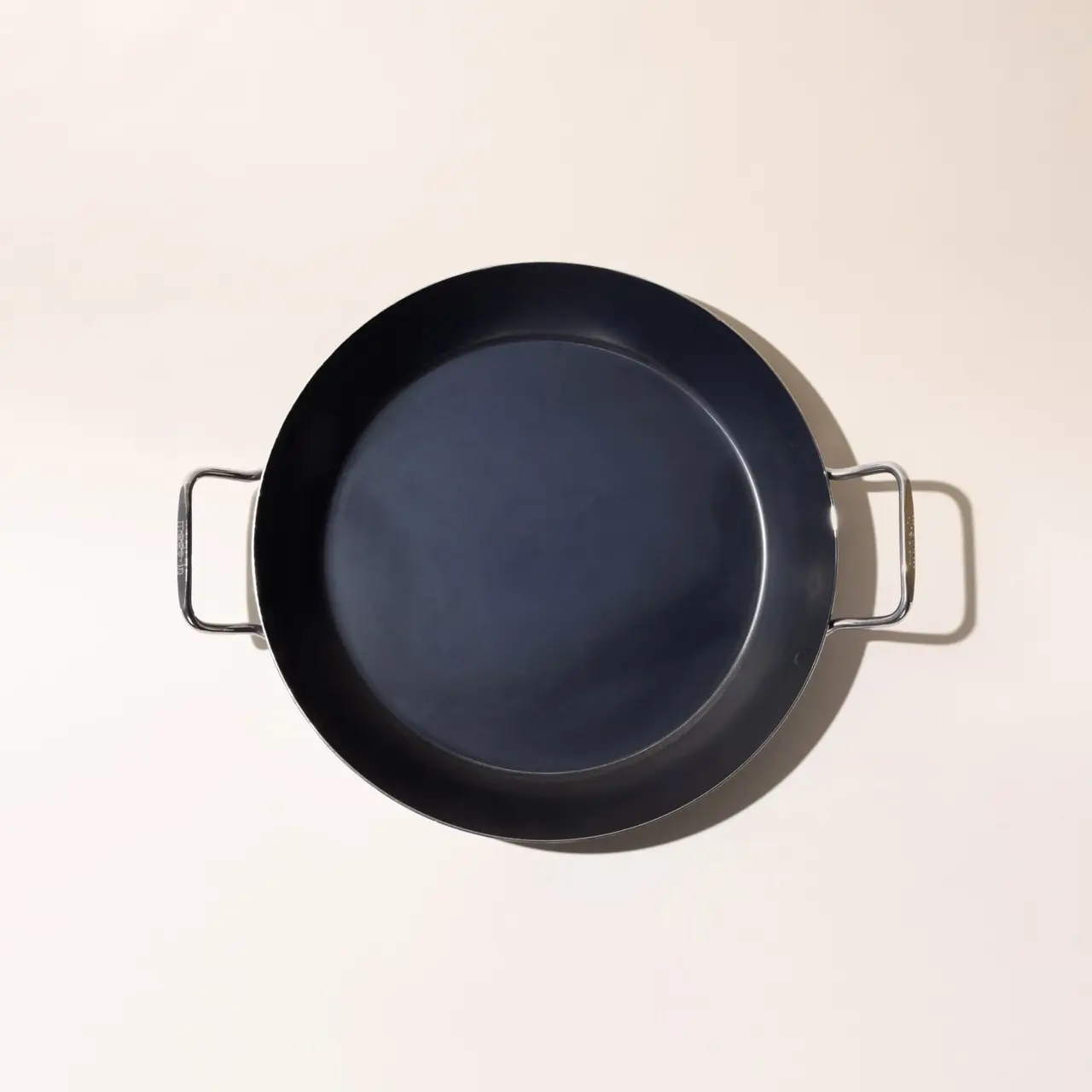 carbon steel paella pan top image
