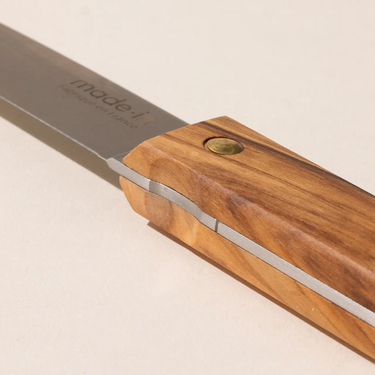 steak knives olive wood handle detail