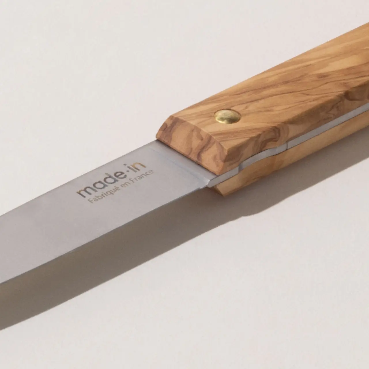 steak knives blade macro