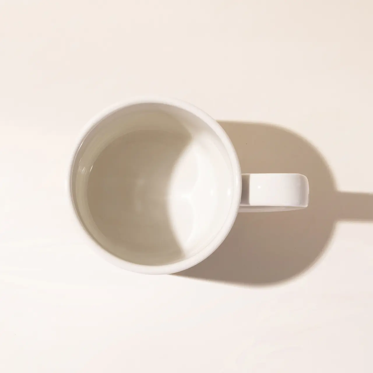 coffee mug white top