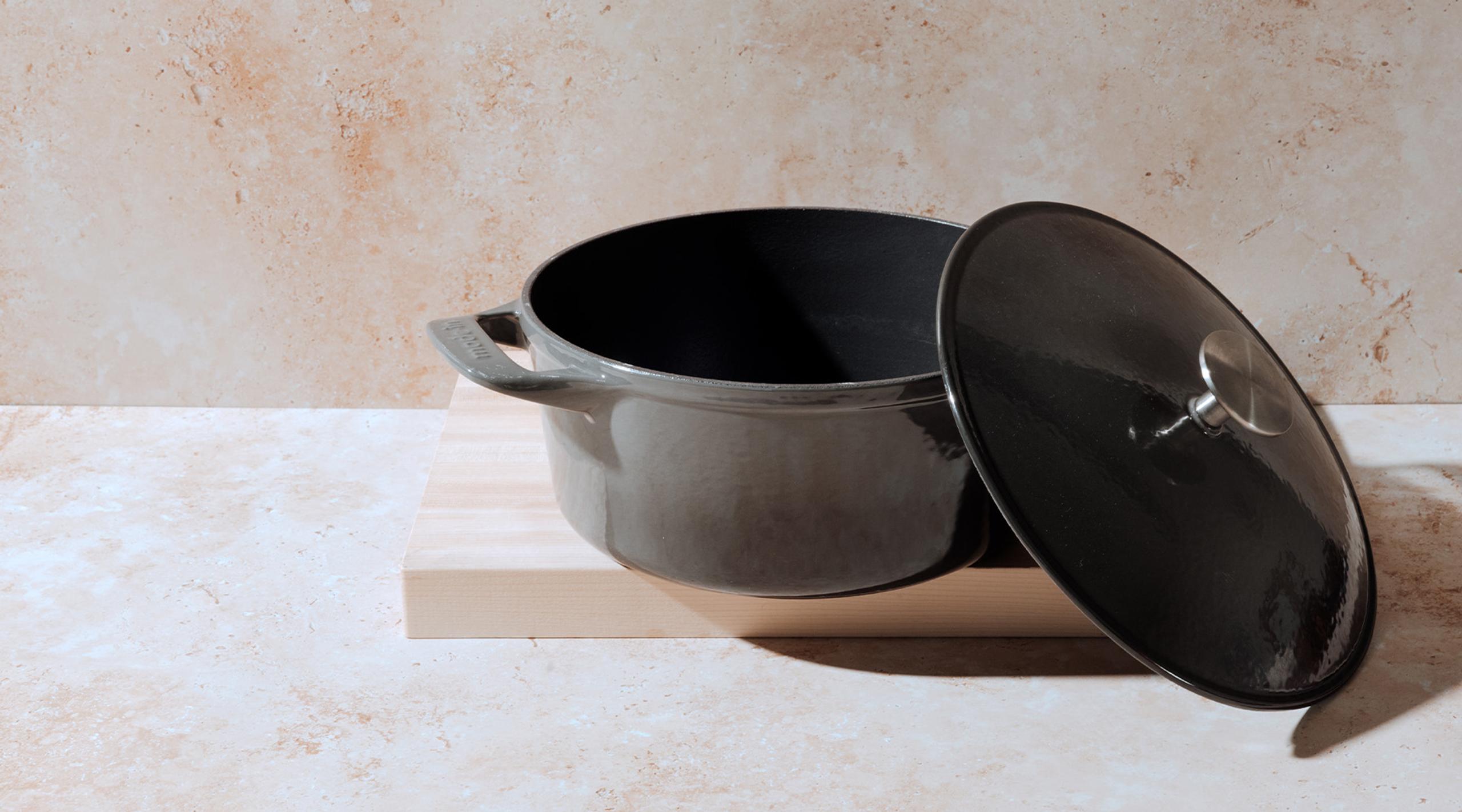 Dutch Rounding Round vs. Oval Dutch Oven: Which Is Right for You? | Made In - Made In