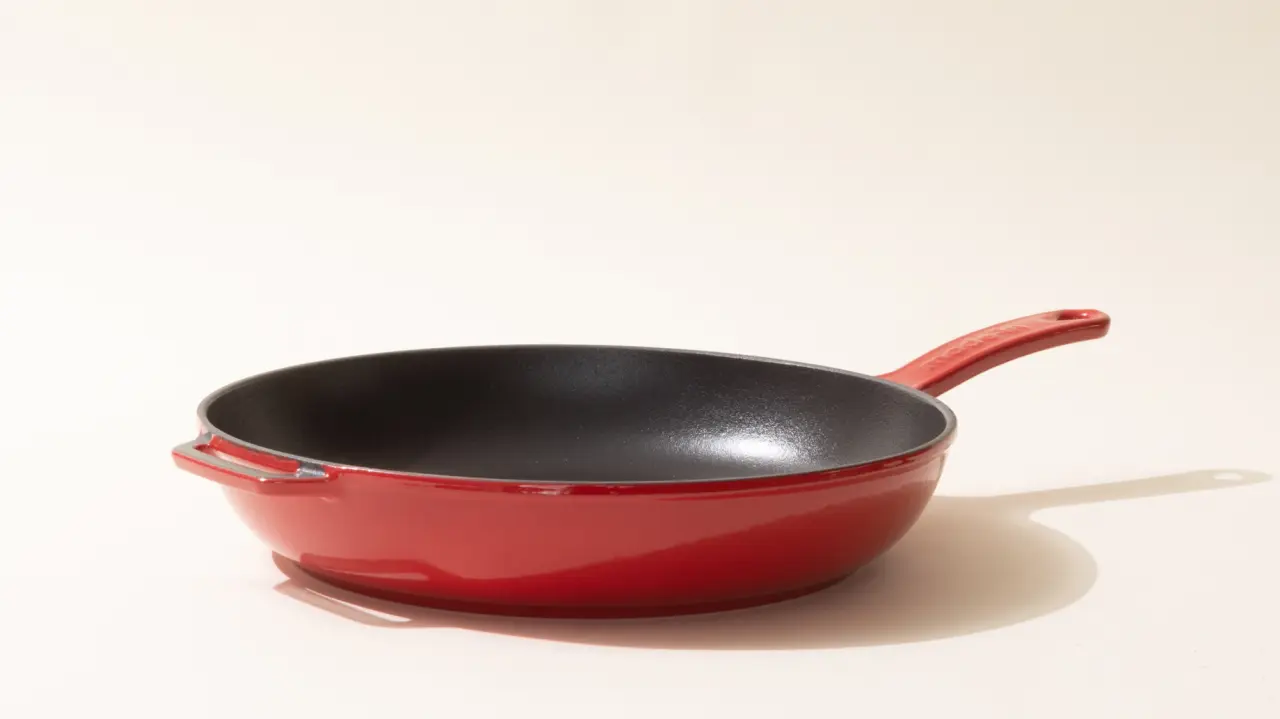 cast iron skillet made in red
