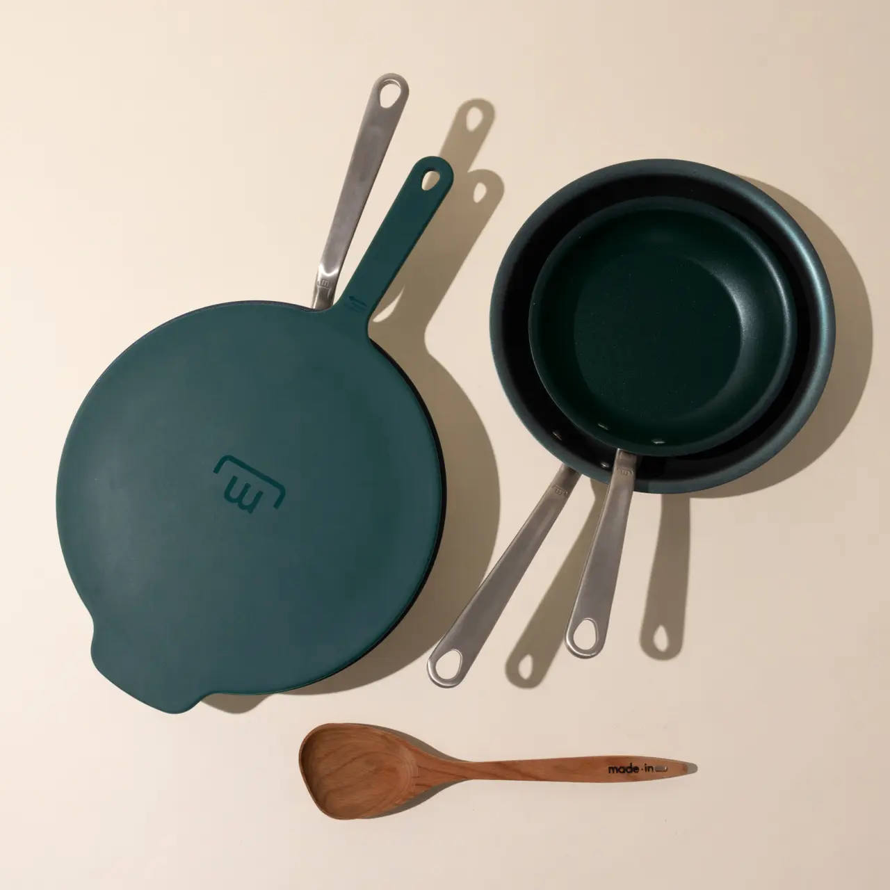 non stick frying pan set, universal lid, wooden spoon