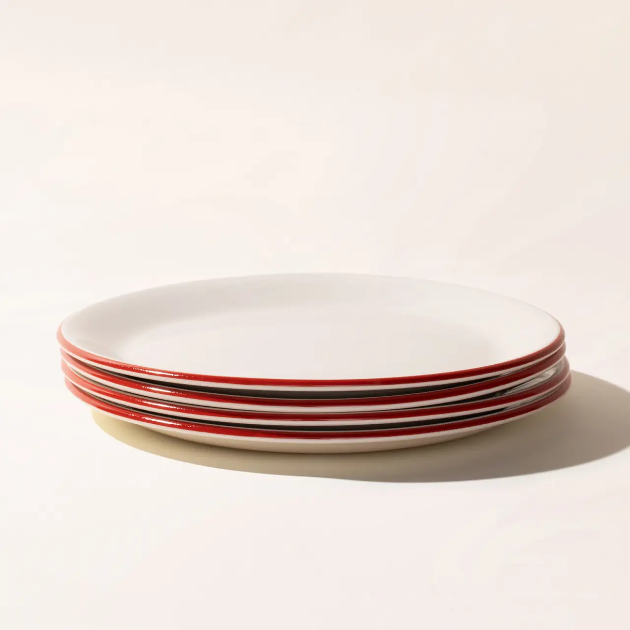dinner plate red rim stack