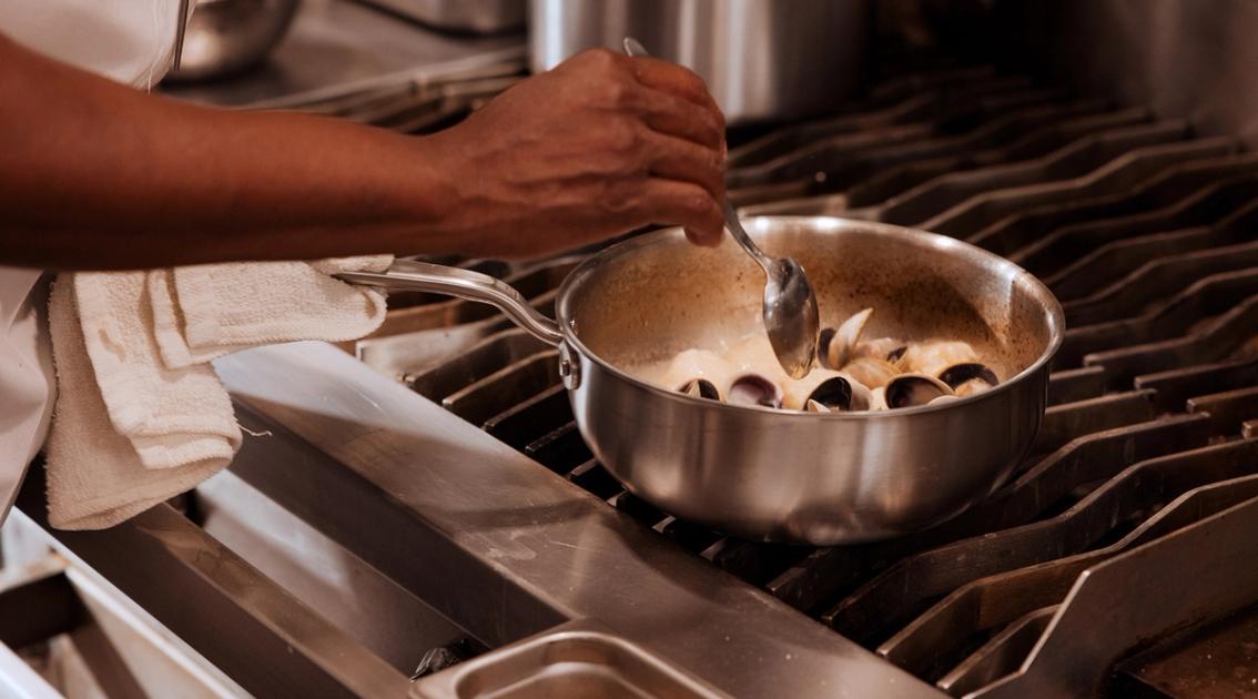 A Guide to Stainless Steel Cookware - Cookware Insider