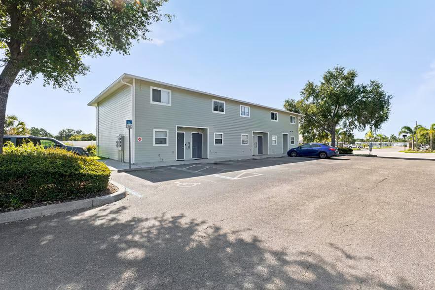 Rainbow Lake Apartments — Bradenton, Florida