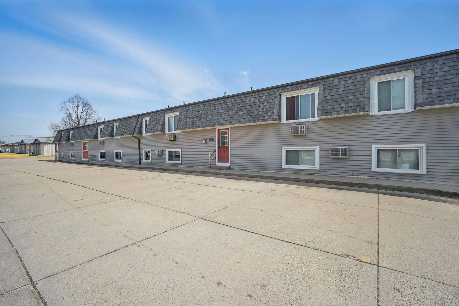 Ankeny Apartments on College — Ankeny, Iowa