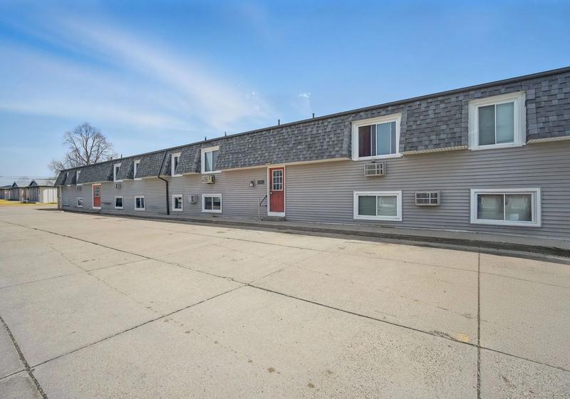 Ankeny Apartments on College — Ankeny, Iowa