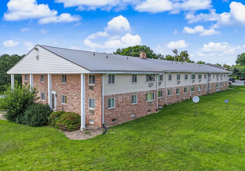 Meadow Ridge Apartments — Waterloo, Iowa