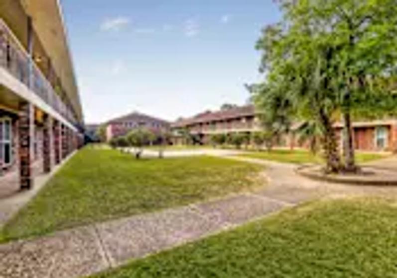 Broadmoor Plantation Apartments — Baton Rouge, Louisiana