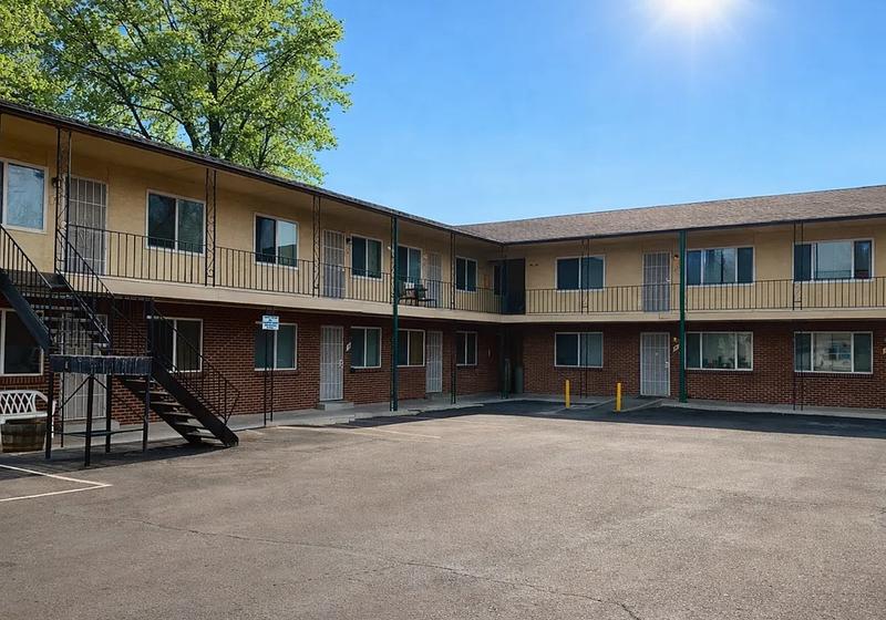 Mountain View Apartments — Colorado Springs, Colorado