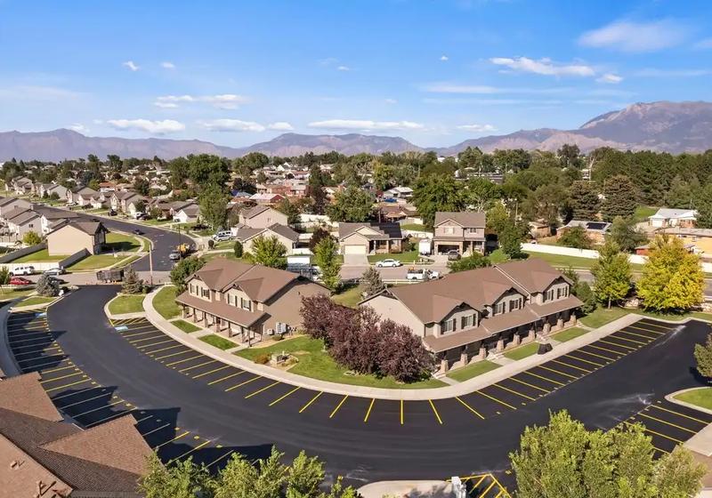 Oakwood Apartments — Roy, Utah