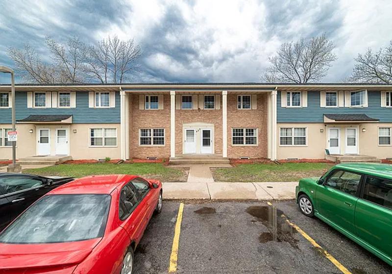Oak Street Townhomes — Saint Cloud, Minnesota